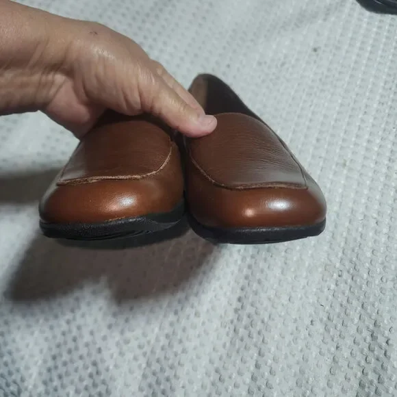 TROTTERS EUC WOMENS SZ 8 JENN LEATHER LOAFER SHOES - Picture 4 of 6